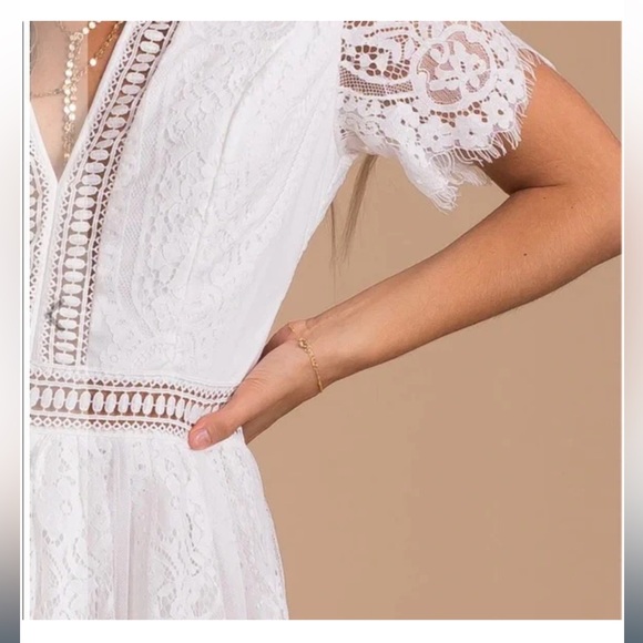 Bella Ella Boutique Make Your Heart Race Lace Dress in White - Picture 3 of 15